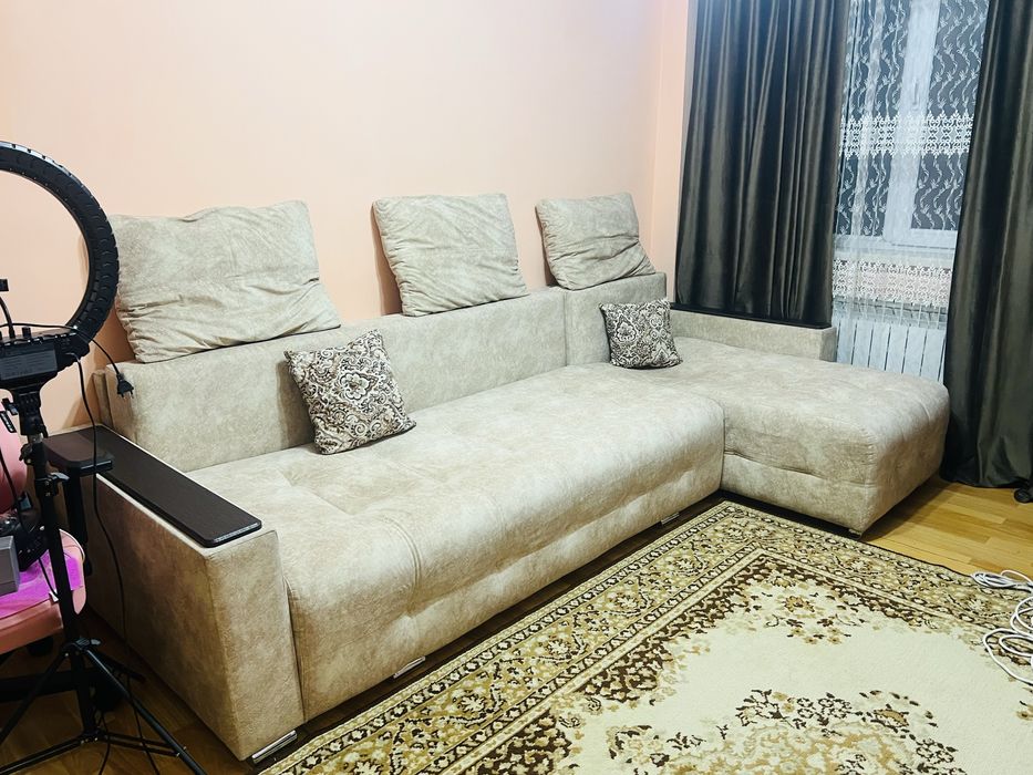 Продам диван 3.10 м  расскладной