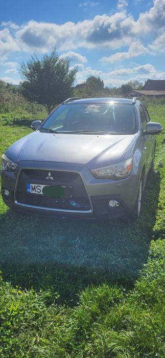 Vând Mitsubishi asx