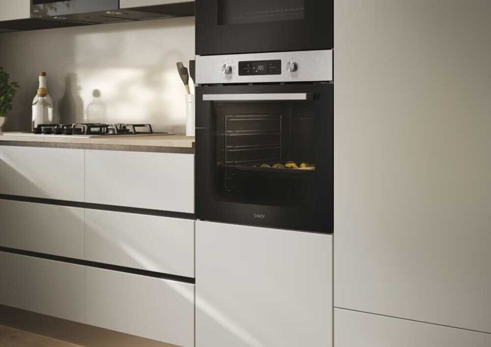 Нова фурна за вграждане Candy 78 литра