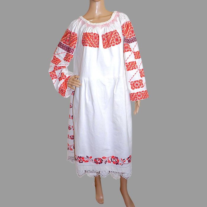 Port popular vechi, rochie traditionala, ie cu poale L-XL