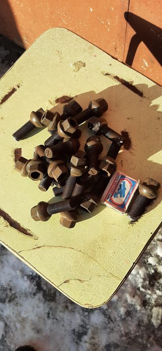 Болты на диски для автомобиля VW и  AUDI