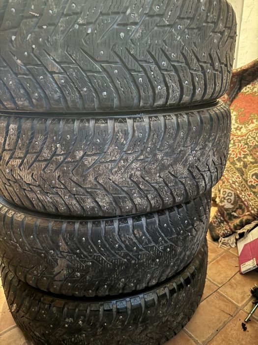 Продам зимние шины Nokian