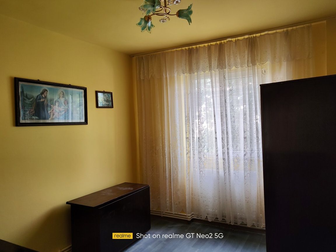 Vand apartament cu 2 camere