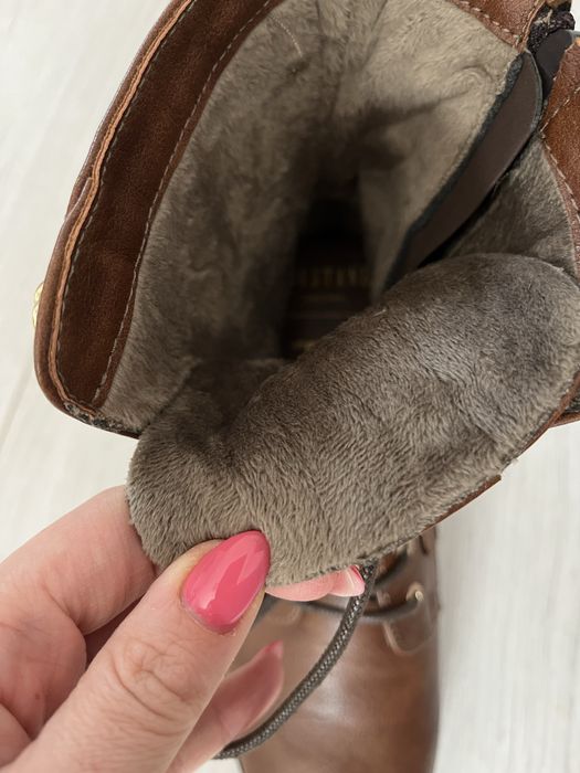 Боти Mustang с етикет