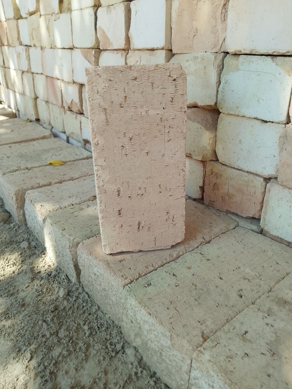 G'isht sotiladi 1450