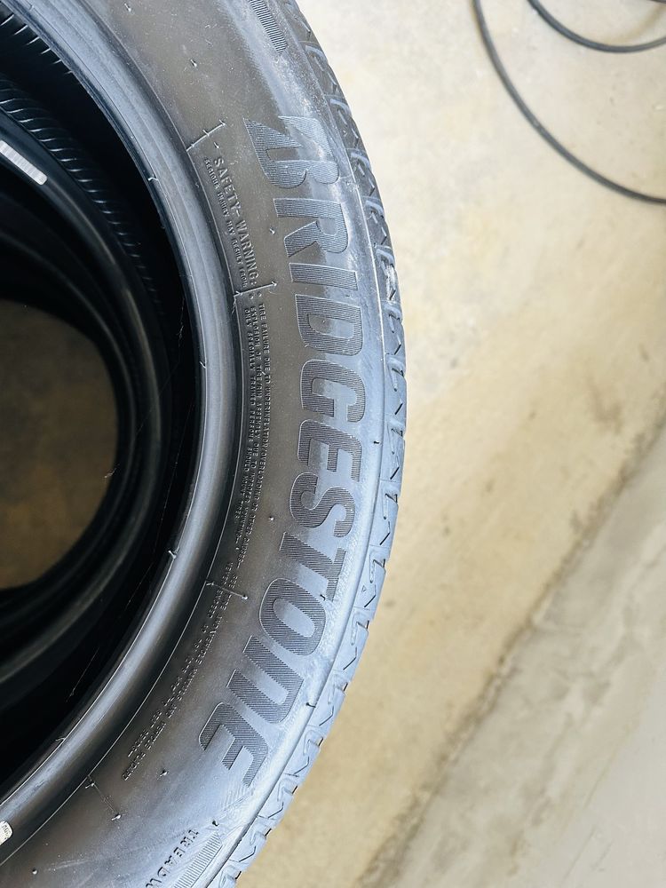 Bridgestone vara 245 50 19