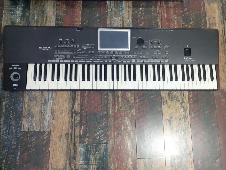 Korg pa3x le și yamaha tyros 4