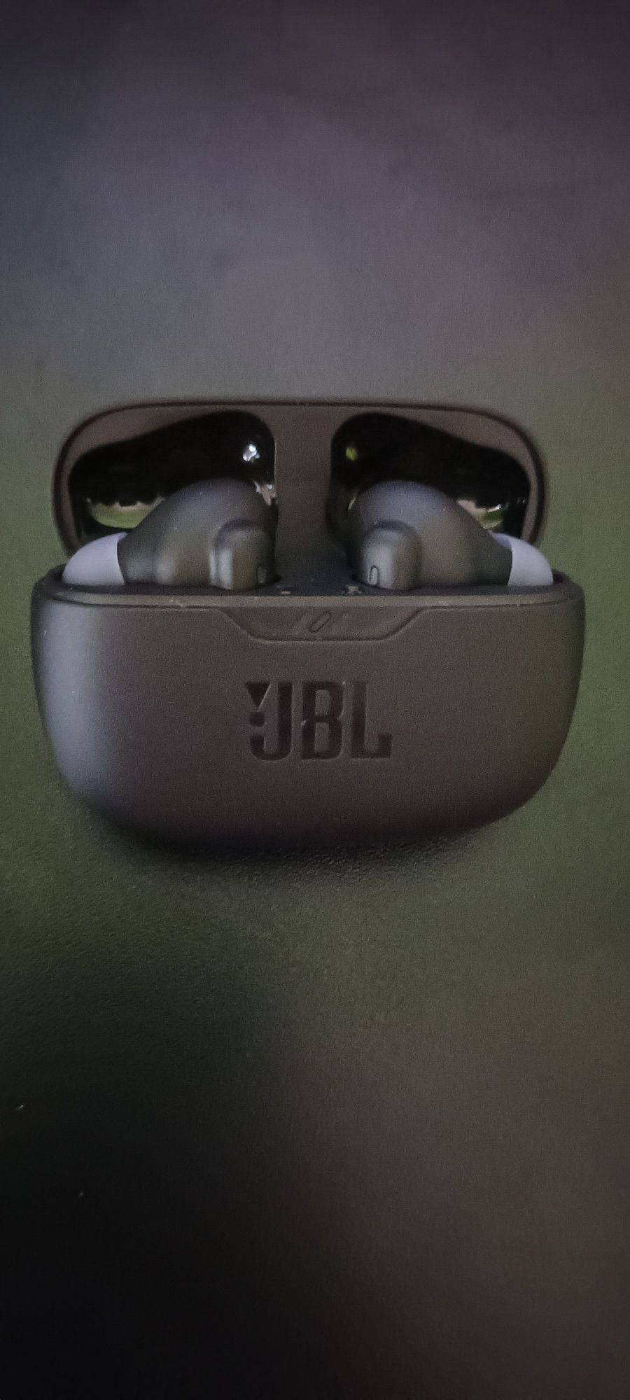 JBL vibe beam 2 ползвани само един път.