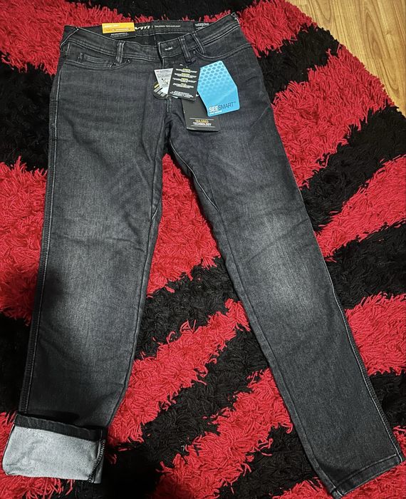 Blugi dama cu protectii genunchi pentru moto