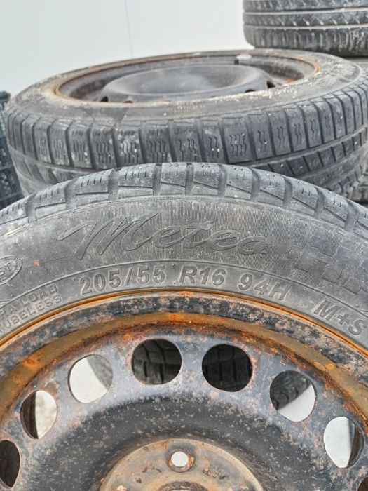 Se vând următoarele!