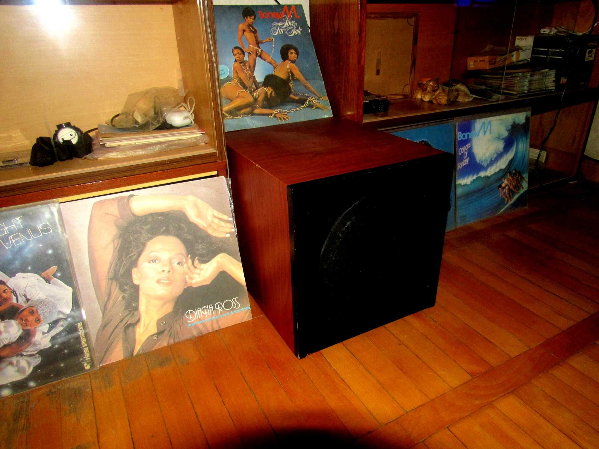 «AIWA AF—5050», cабвуфер и MW/FM Radio CD player «DURABRAND CD—91»