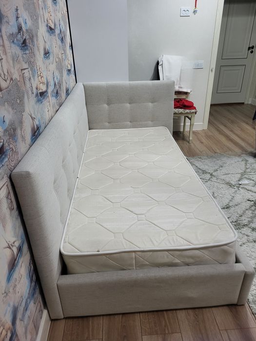 Продаю кровать 90×200 в хорошем состоянии