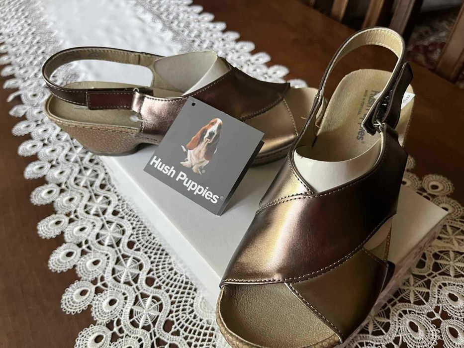 Sandale aurii Hush Poppies, nou cu eticheta, piele, 38