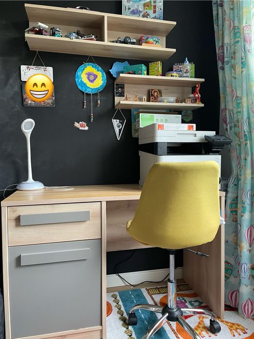 Vând pat etajat cu mobilier cameră copii