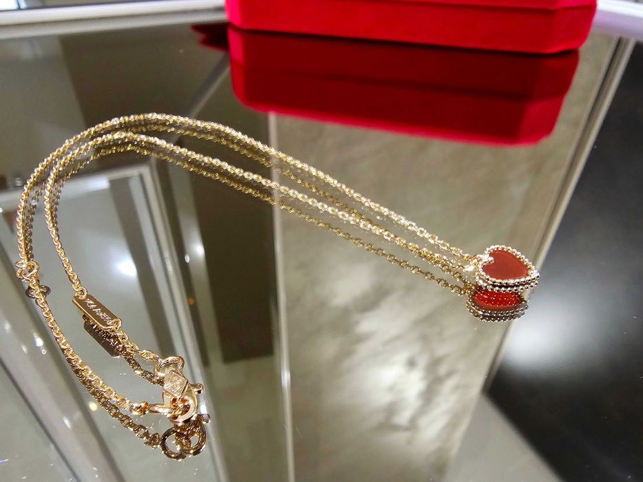 Van Cleef & Arpels VCA Rose Gold Sweet Alhambra Red Heart Дамско Колие
