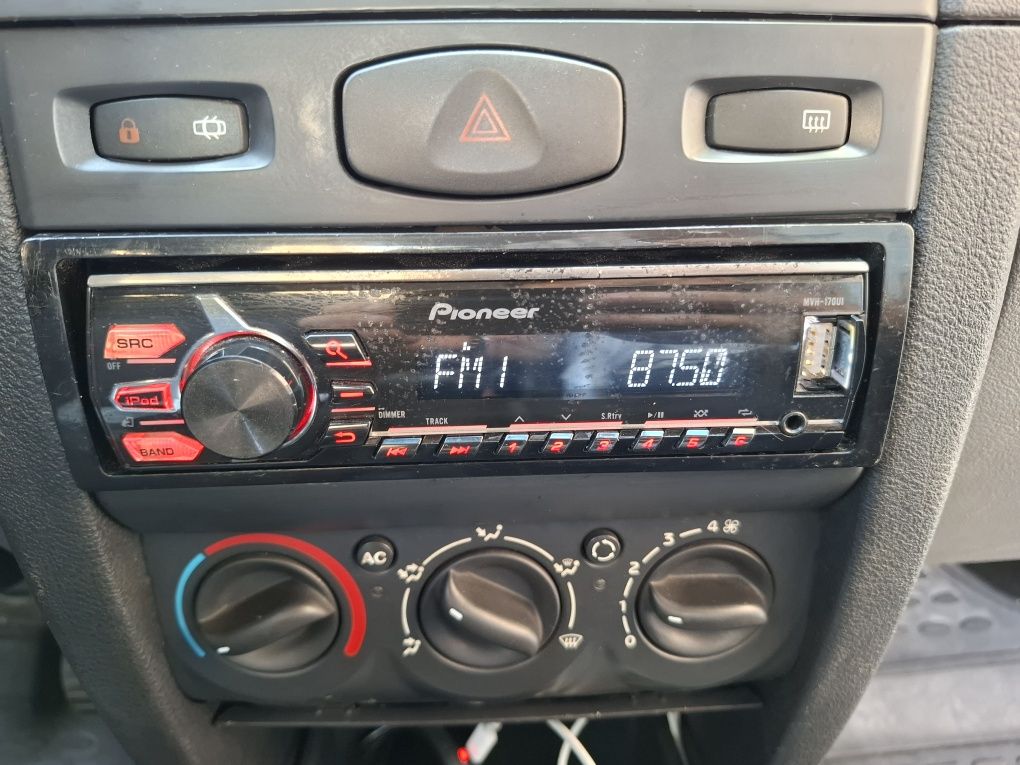 Radio/Casetofon Auto Pioneer Mvh-170ui