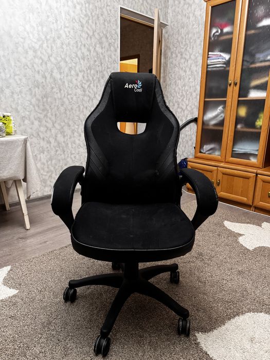 Отдам кресло aerocool