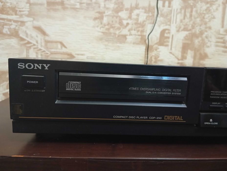 Продам проигрыватель СД дисков SONY model CDP-250.