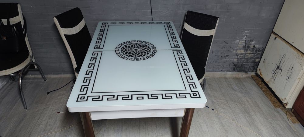 Продам кухонный стол