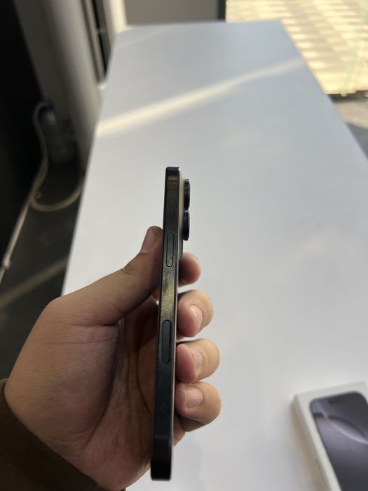 Iphone 16 pro 128 black ideal