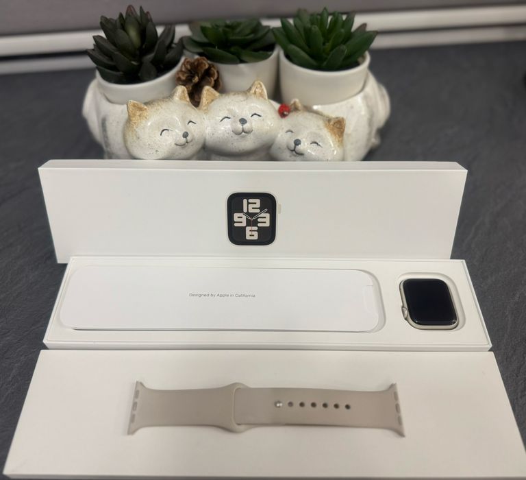 Aple watch SE  смарт часовник