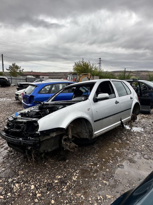 VW Golf 4 1.6i на части