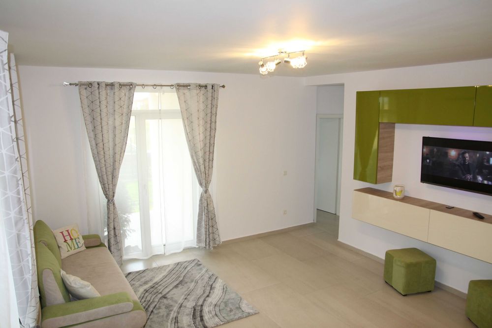 Inchiriez apartament cu 2 camere cu curte proprie
