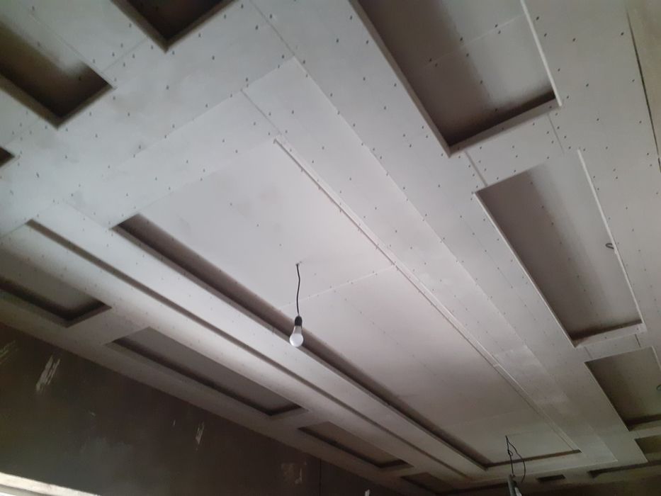 Работаем гипса картон паталок и стены