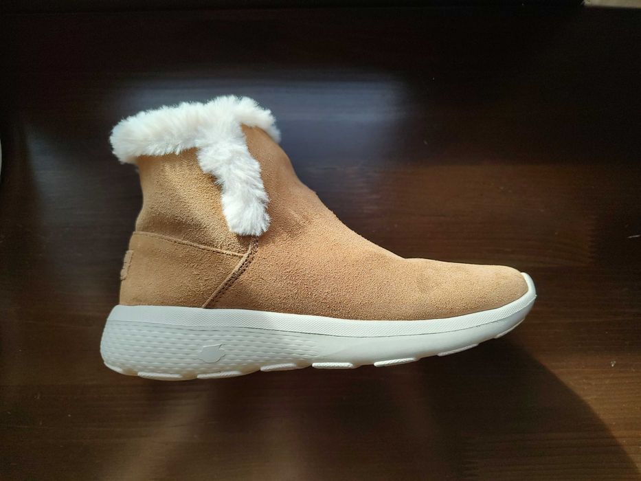 Skechers 
Ghete slip-on impermeabile On The Go, bej, nr 35