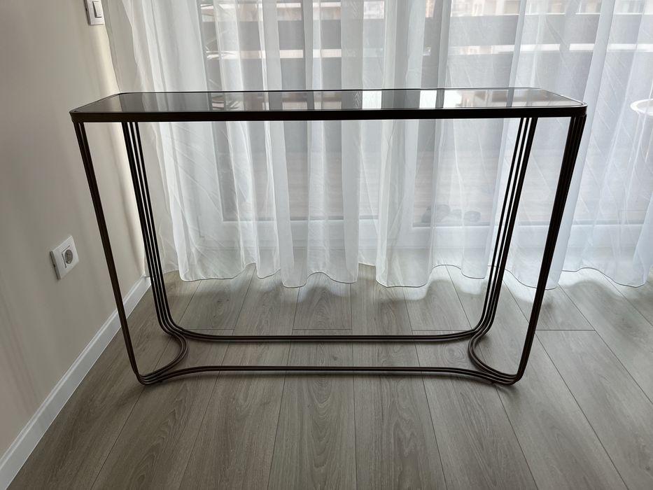 Consola metalica cu blat de sticla