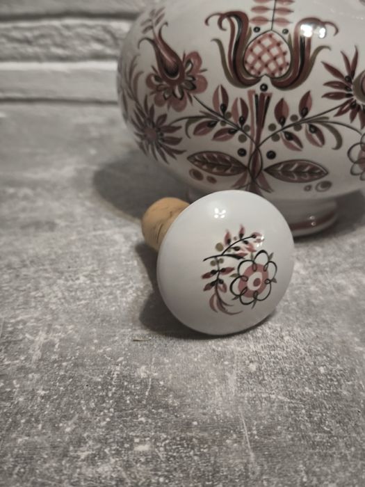 Порцеланова бутилка