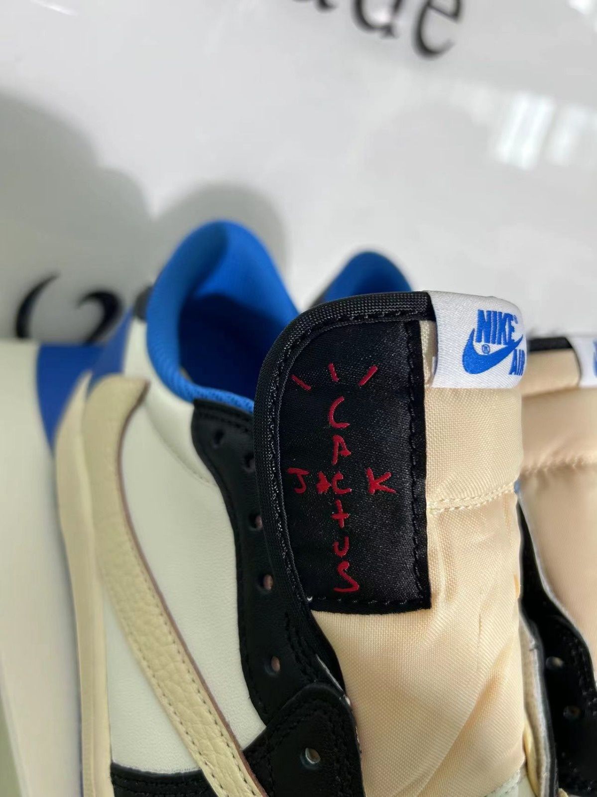 Jordan 1 Travis Scott low x Fragment