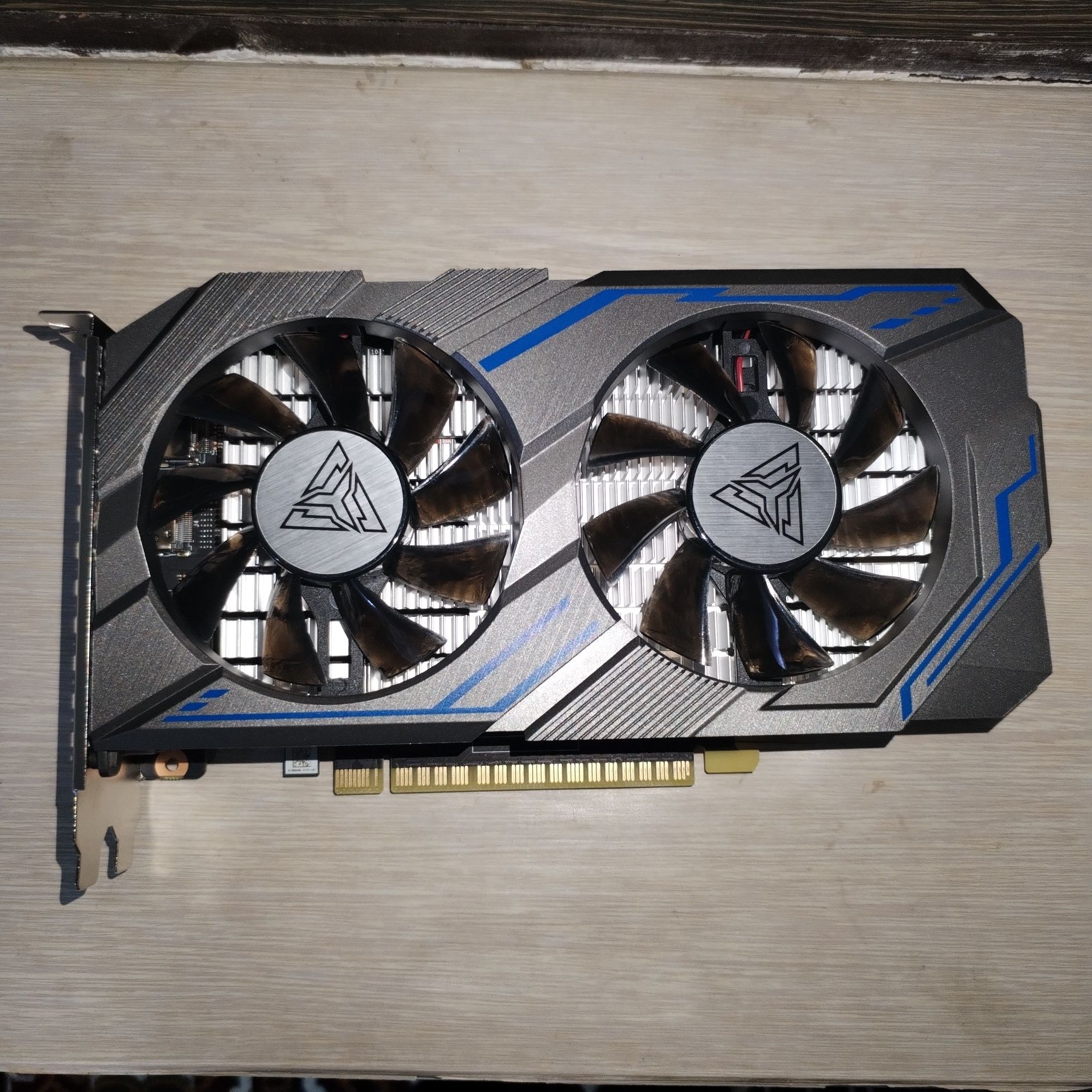 Видеокарта GeForce GTX1650 4GB сотилади янги..