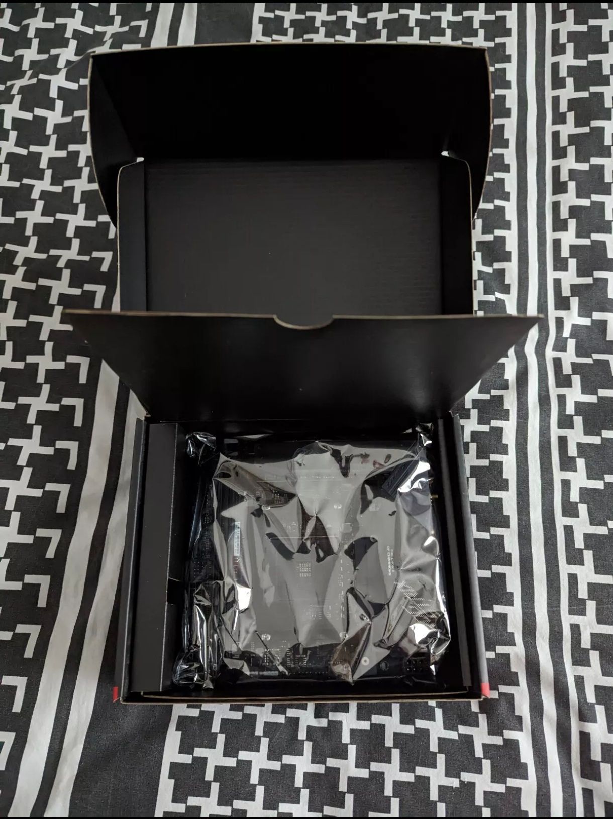 Asus Rog Strix x570-i Нов