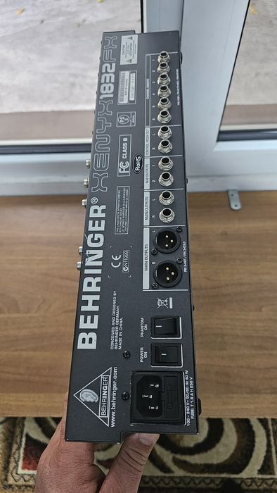 Mixer audio Behringer Xenyx 1832 fx,Boss dr-880