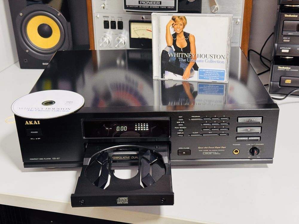 CD-player AKAI CD-57,impecabil,dual D/A convertor,optical,variable