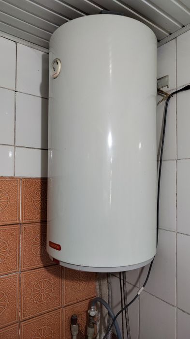 Ariston 100litr в хорошем состоянии