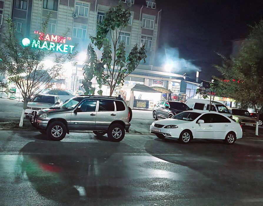 Niva 5 Eshiklik Sotiladi