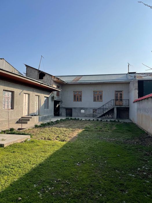 Uchastka sotiladi uy srochniy narxlada arzon