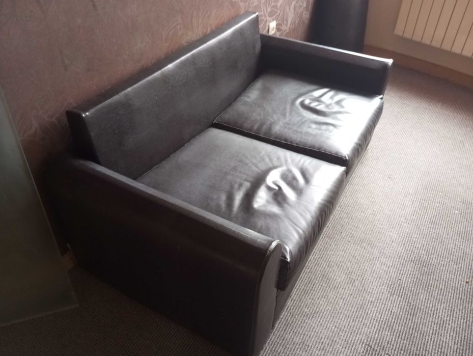 Кожен диван 200лв