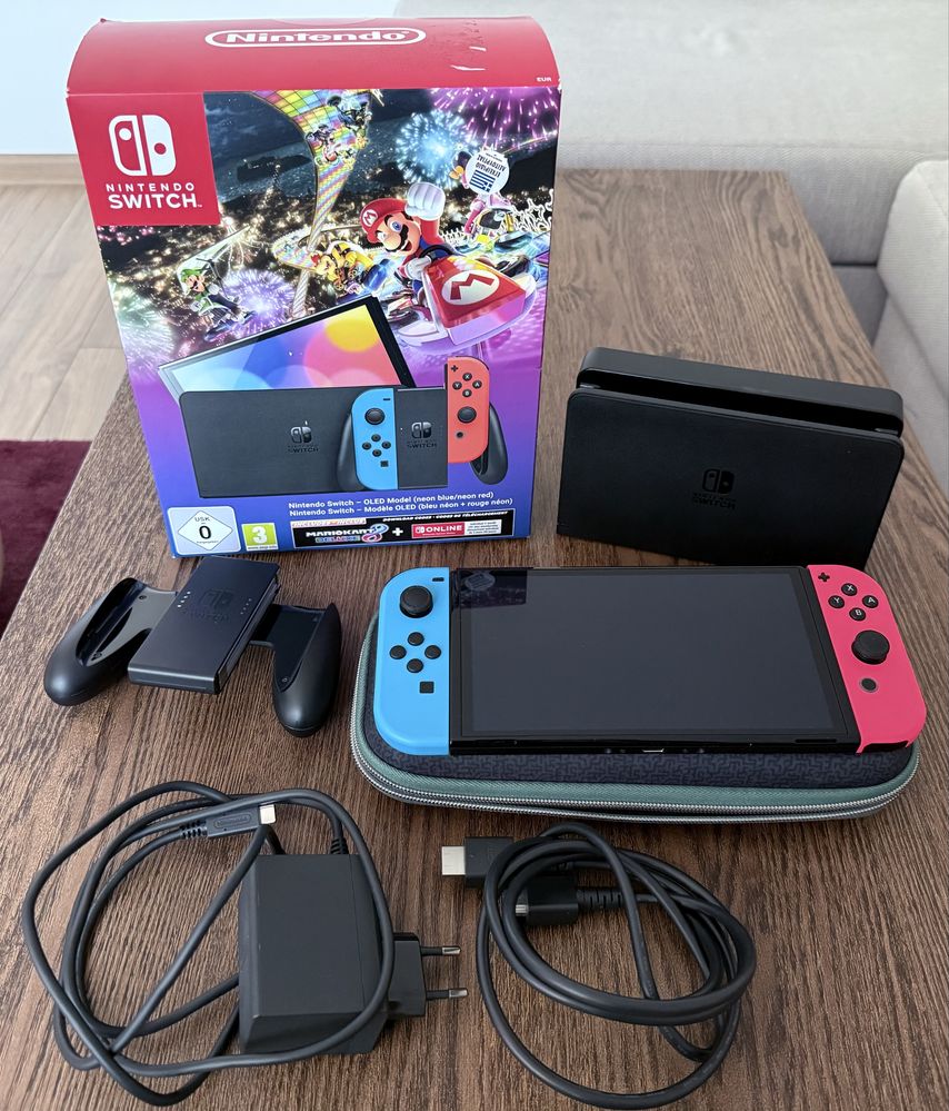 Nintendo Switch OLED + Подарък Кейс (в гаранция)