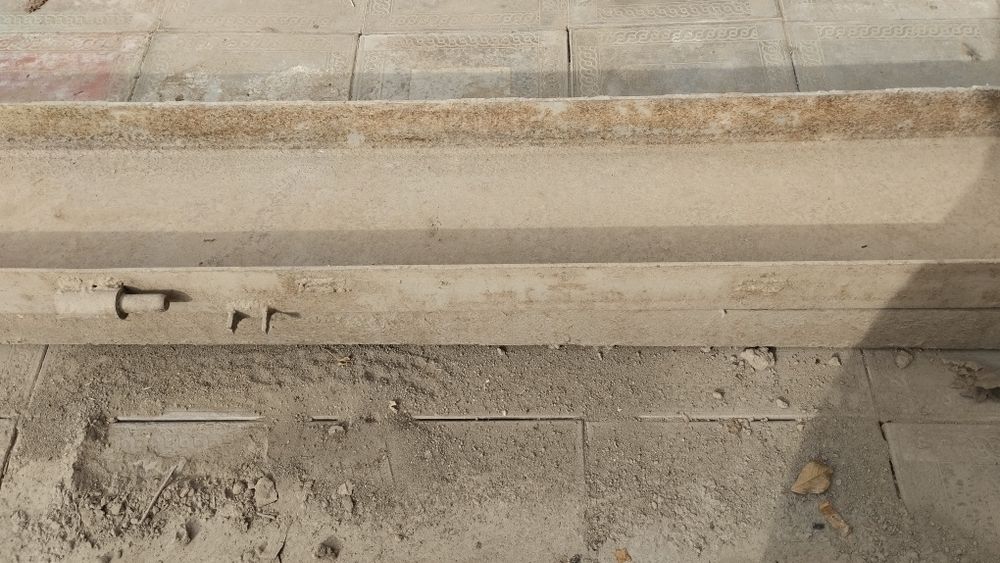 Продам швеллер 2штуки 2х таверный российский длина 2,20 ширена30см  тт