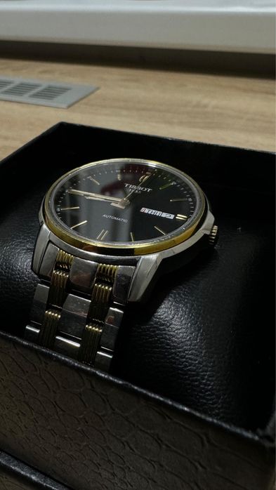 Продам часы тиссот