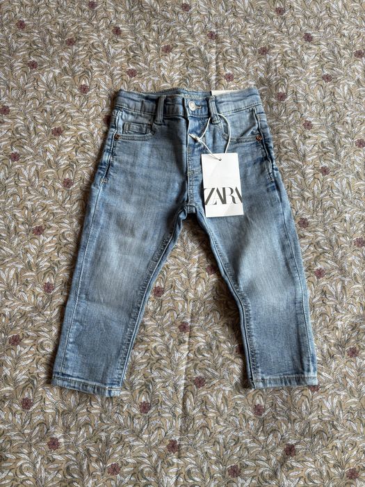 Бебешки дънки ZARA