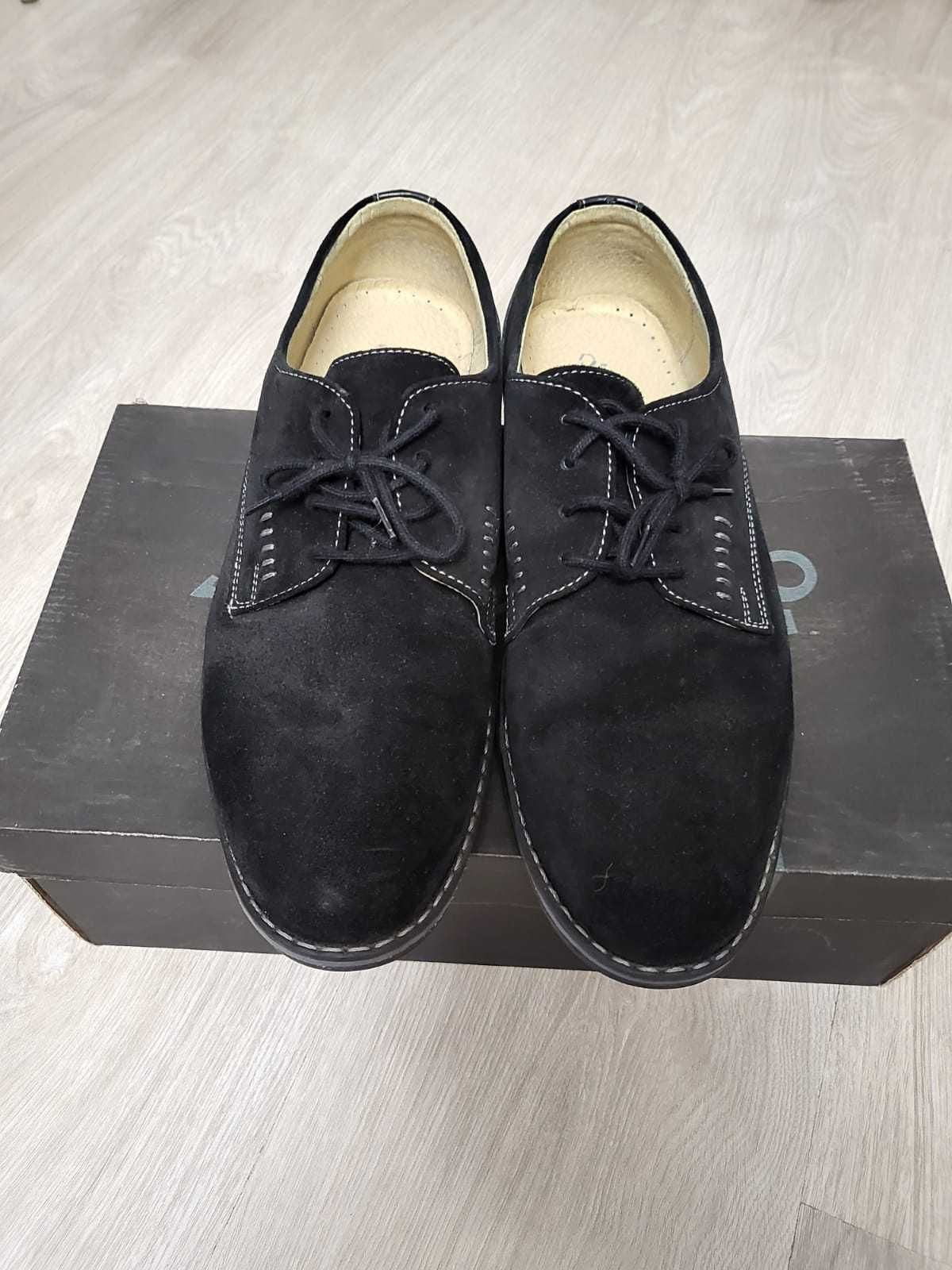Pantofi negri, nr. 41 barbati