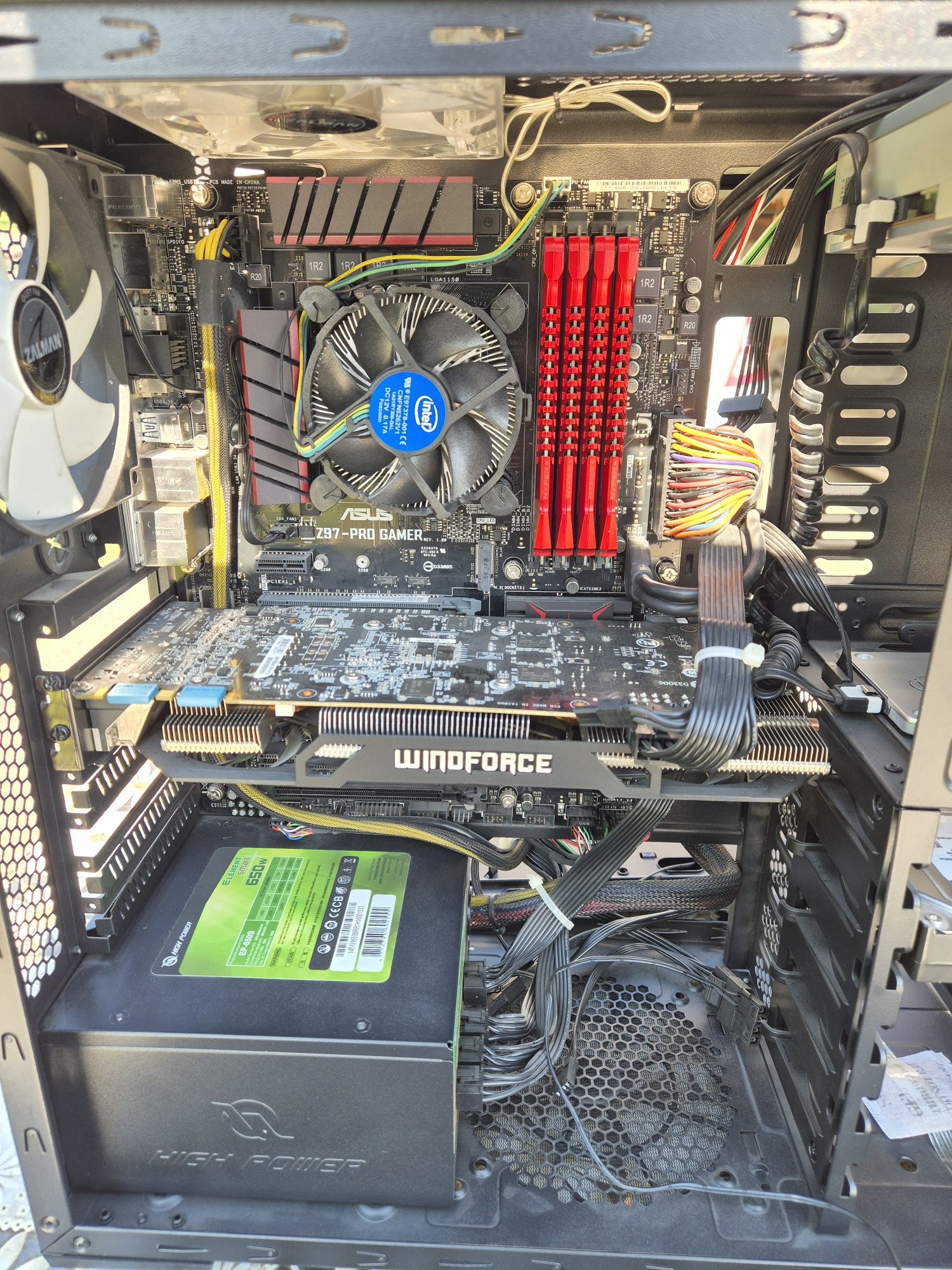 PC Desktop Intel inside Core i7