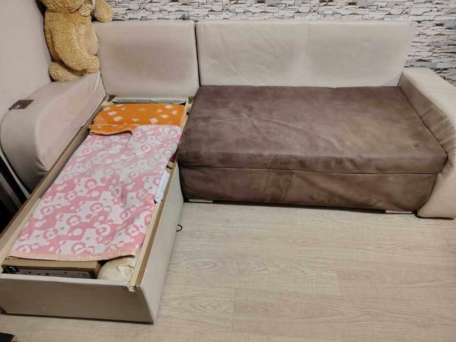 Разтегателен диван