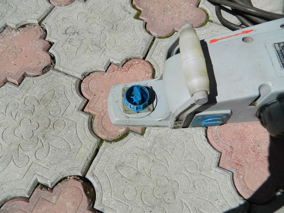 Masina ,Rindea electrica profesionala noua.