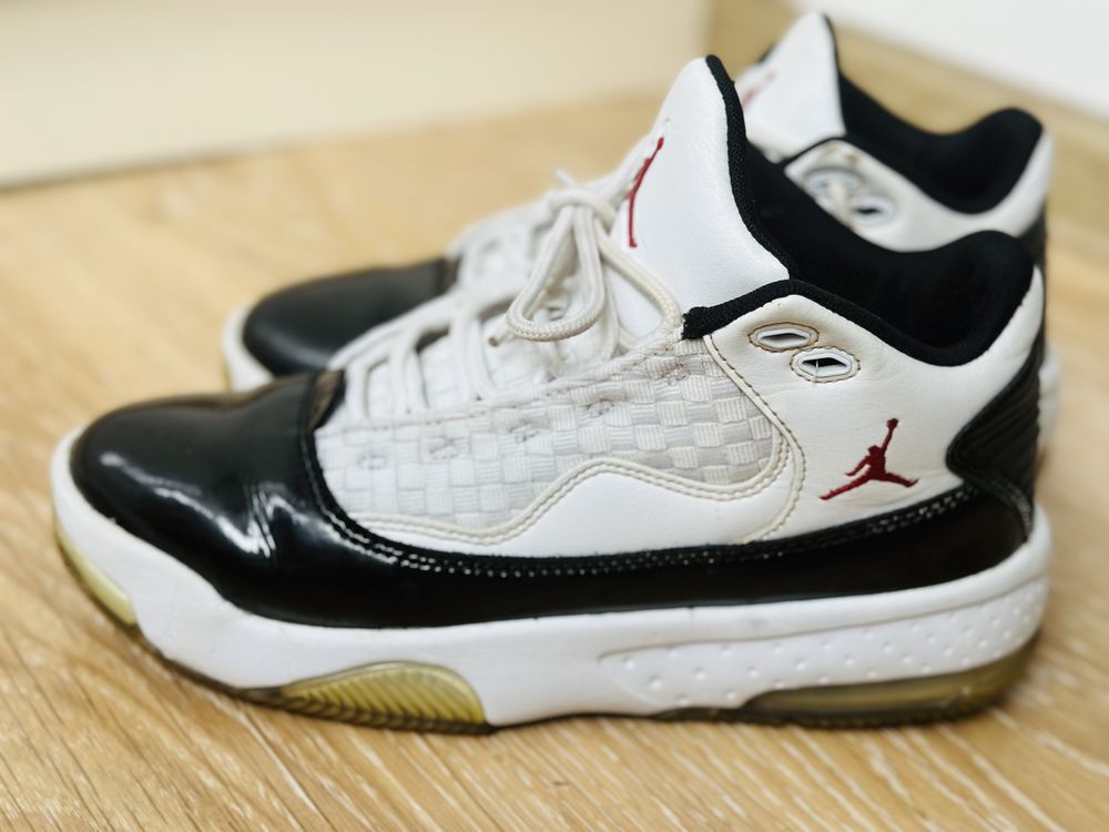Jordan Max Aura 2