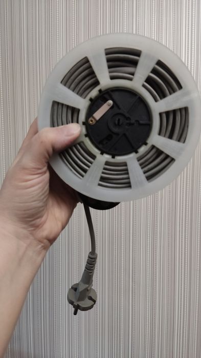 Катушка со шнуром 7м от пылесоса,чехлы на фотоаппараты,2 Крепежа